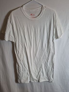 Hanes White T‑Shirt with Red Tag Print